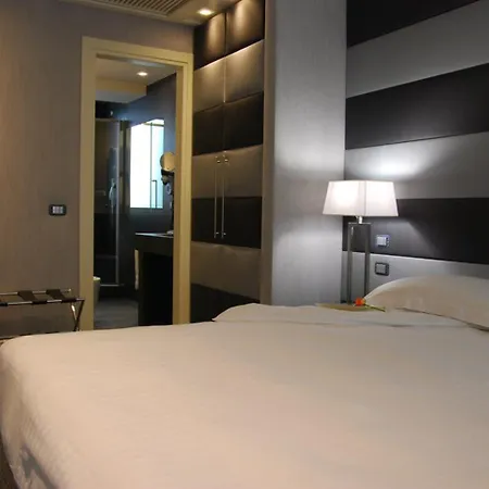 曼奇诺街12号酒店