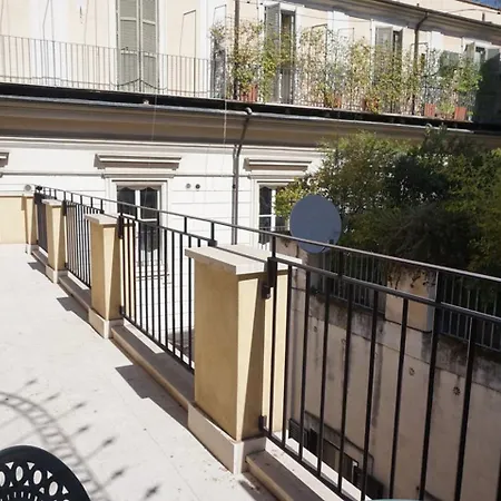 曼奇诺街12号酒店